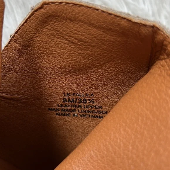 NWOB Lucky Brand Falila Women’s bootie in Taupe size 8M - Picture 11 of 11